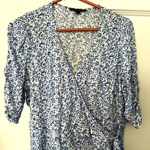 Banana Republic wrap 3/4 sleeve top – size large petite